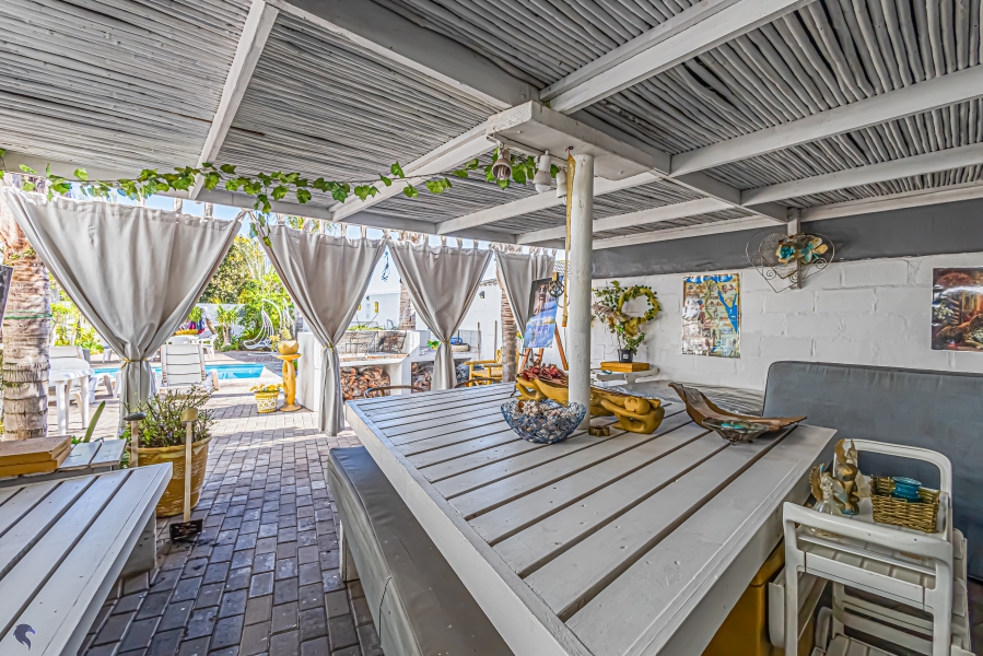 8 Bedroom Property for Sale in Country Club Western Cape